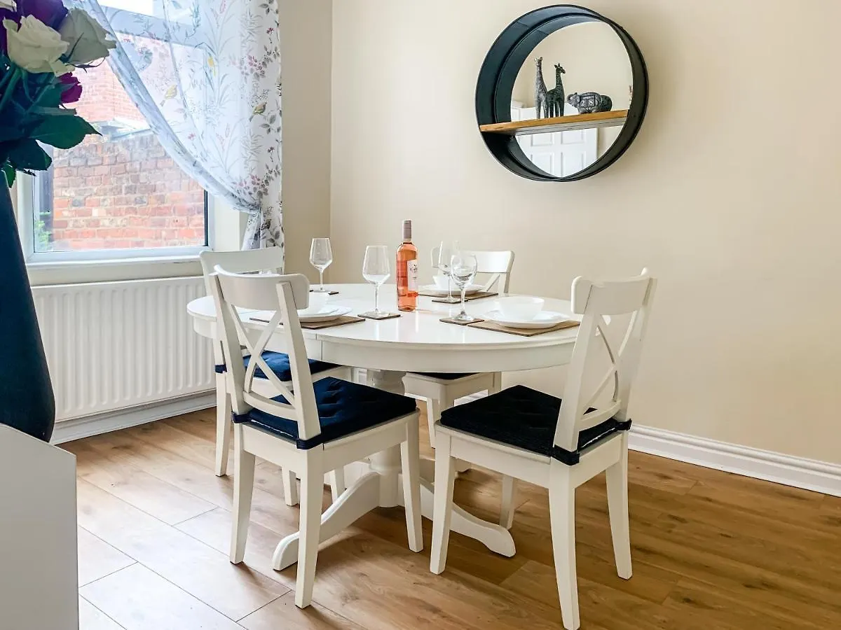 Lodge The Warwick - Quaint Victorian Home With Free Parking York United Kingdom