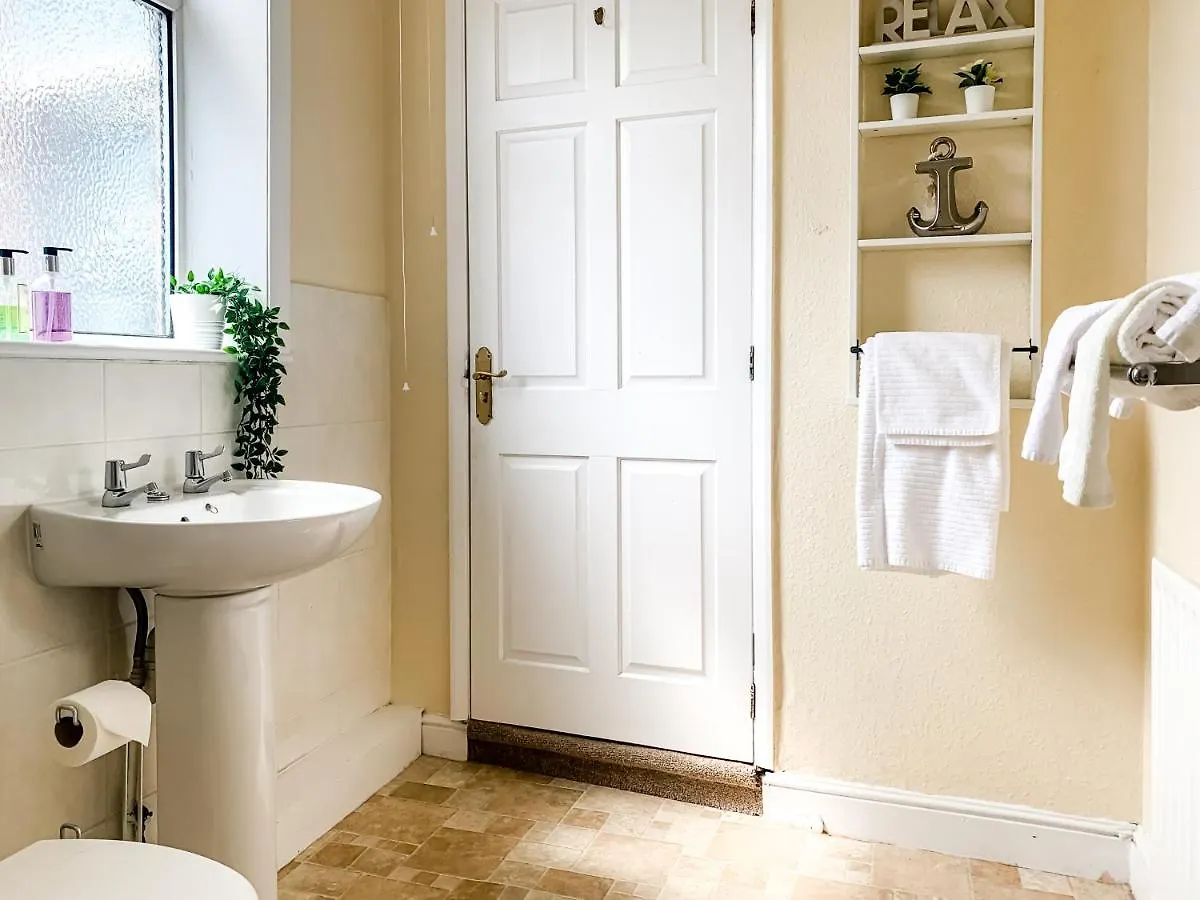 Lodge The Warwick - Quaint Victorian Home With Free Parking York