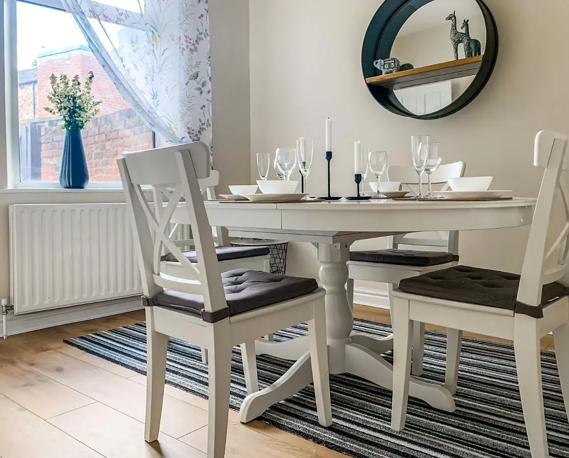 The Warwick - Quaint Victorian Home With Free Parking York 0*,