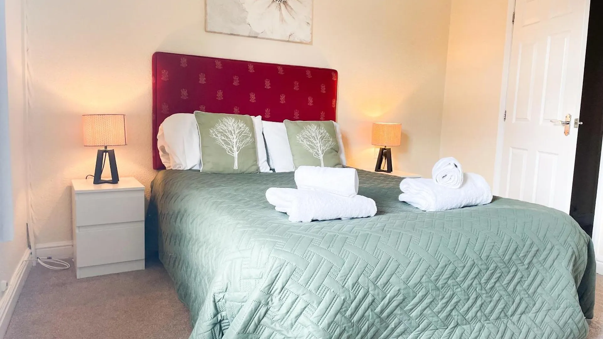 The Warwick - Quaint Victorian Home With Free Parking York